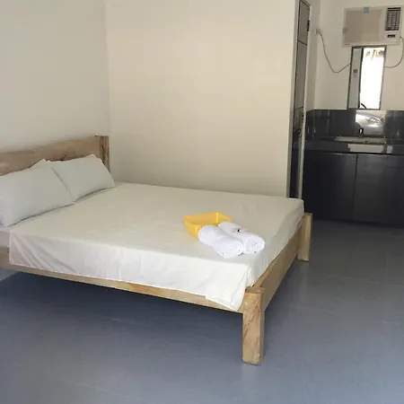 Inn Bumblebee Tanay